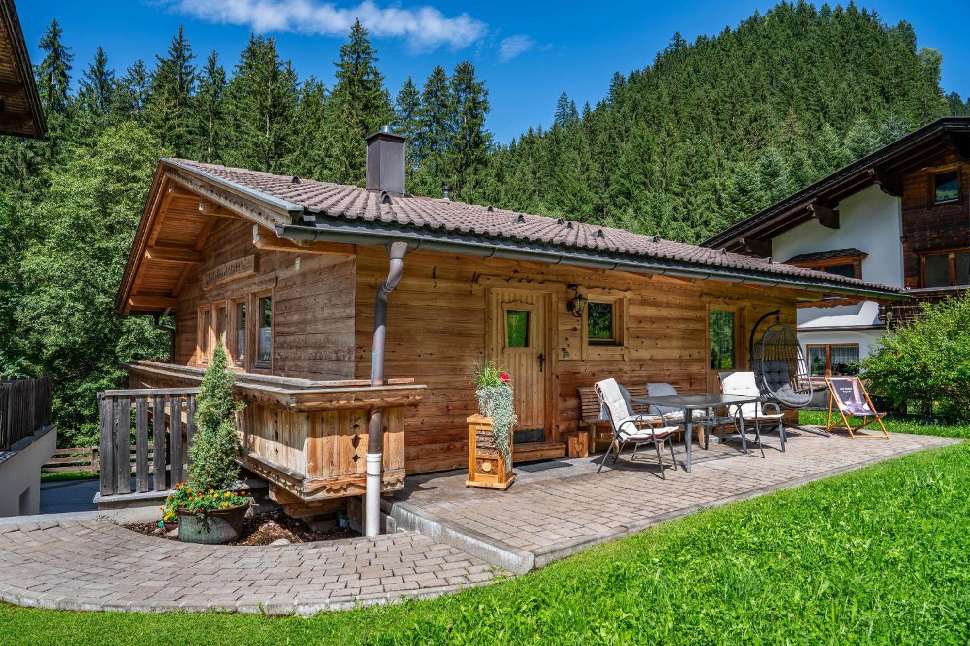 Holzknechthuette Villa Mayrhofen Bagian luar foto