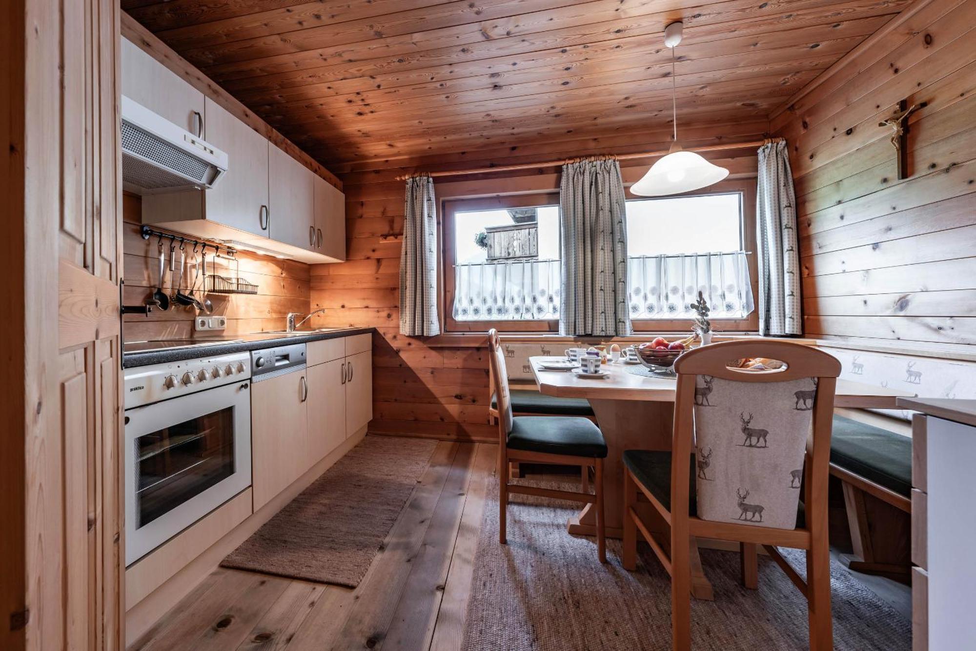 Holzknechthuette Villa Mayrhofen Bagian luar foto