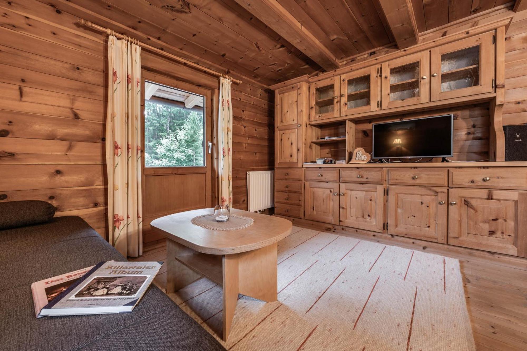 Holzknechthuette Villa Mayrhofen Bagian luar foto