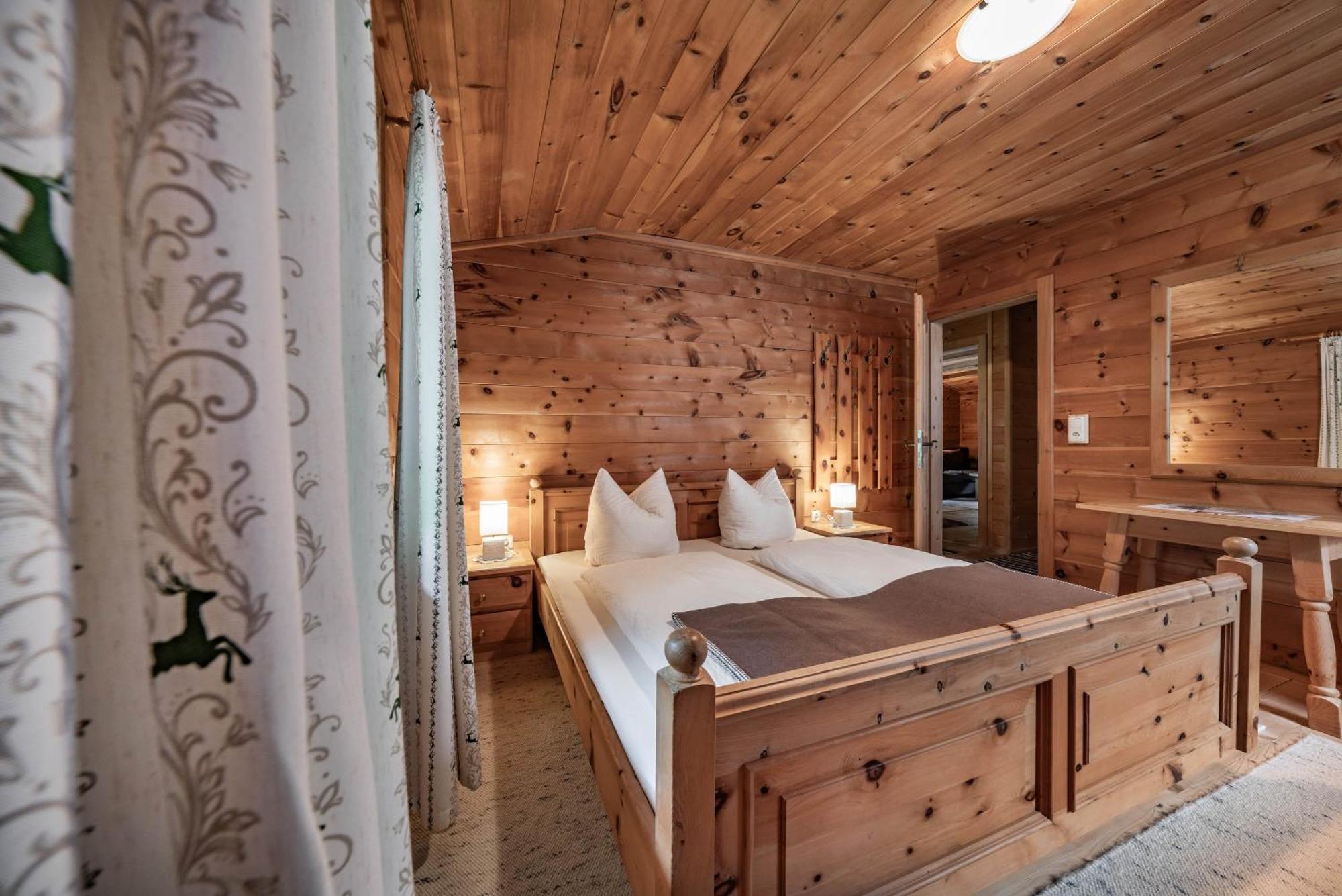 Holzknechthuette Villa Mayrhofen Bagian luar foto